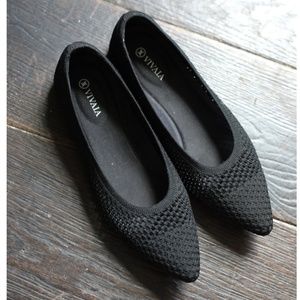 Vivaia Aria 5° Pointed Toe Ballet Flats Black Mesh